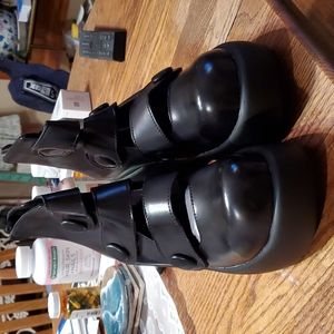 TUK Bubble 3 strap Anarchic Mary Jane Platforms Size 8